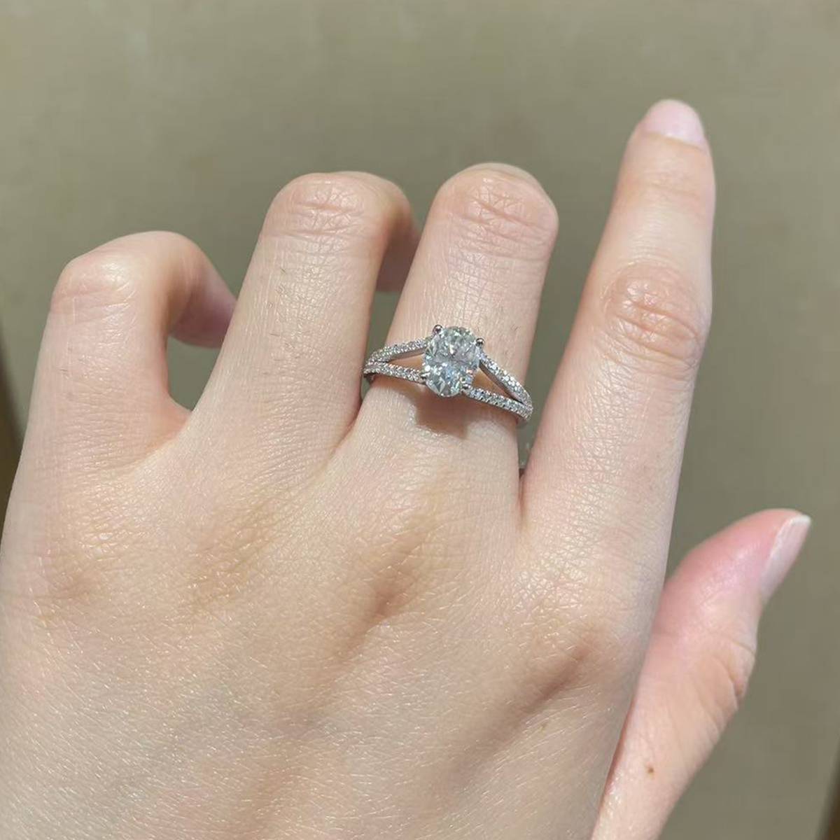 Y-shaped Oval Diamond Women's Ring S925 Silver Plated Platinum Customized Selection Main Stone Moissanite 1.5ct/Side Stone Cubic Zirconia